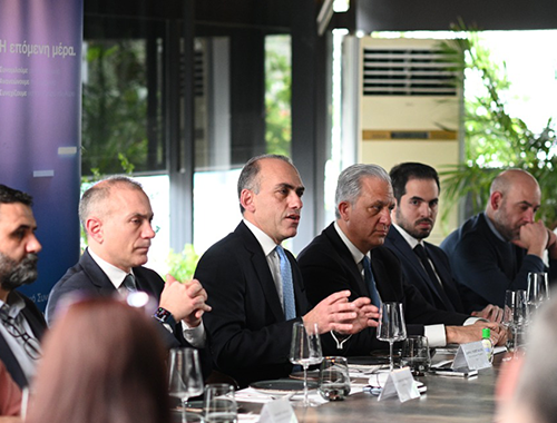 Γεύμα Εργασίας Δημοκρατικού Συναγερμού στα πλαίσια του Προσυνεδριακού Διαλόγου με καλεσμένο τον Διεθνολόγο κ. Κωνσταντίνο Φίλη